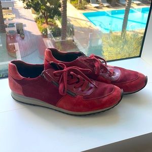 Paul Green Red tennis shoes